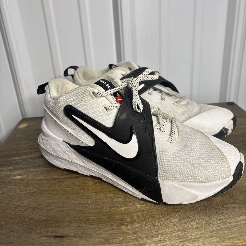 Nike Team Hustle D12 Basketball Shoes 7Y Black & White